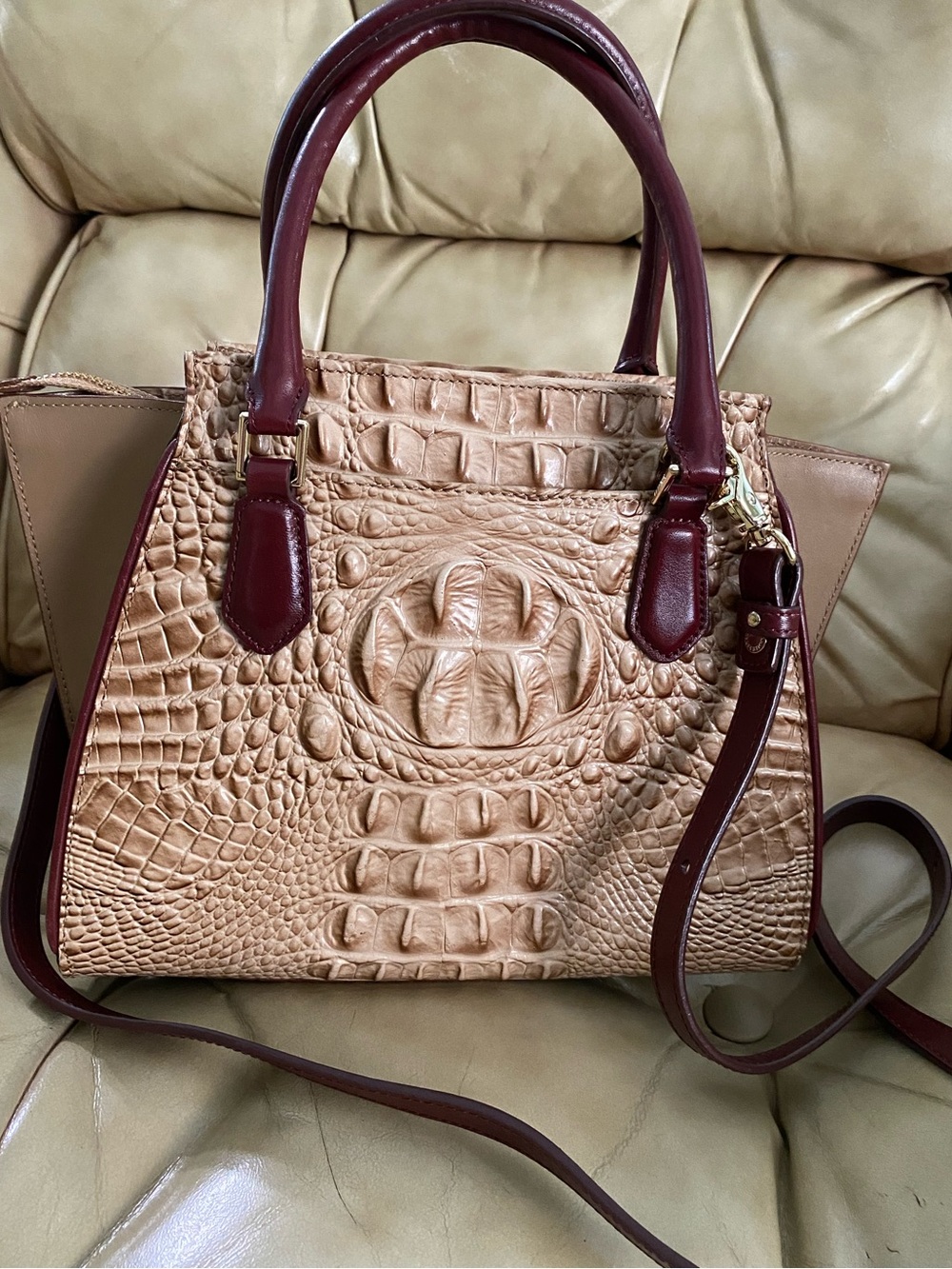 LKNW Brahmin Mini Priscilla Satchel Crossbody Tassel Charm Melbourne Wine/Beige - Picture 5 of 16
